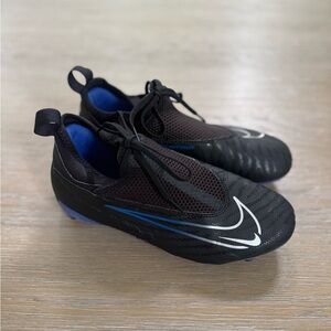 Nike Phantom GX Pro black & blue boys athletic soccer cleats shoes size 5 youth